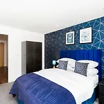 Central Massplaza 2 Bedroom Apartment With Balcony - Hi Floor