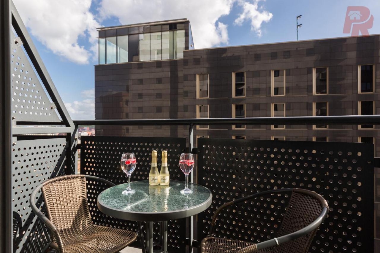Massplaza 2 Bedroom With Balcony - Hi Floor Apartment *